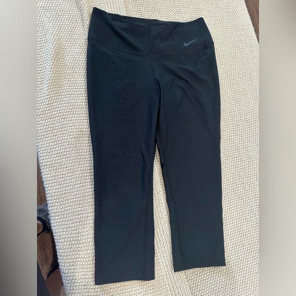 Nike Black Athletic Leggings Zise M - Picture 1 of 4